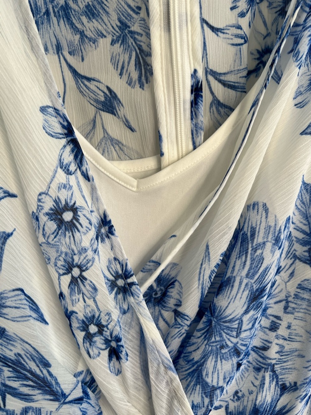 Calvin Klein Blue White Floral Midi Chiffon Dress with Pleated Skirt size 6 - Picture 10 of 14